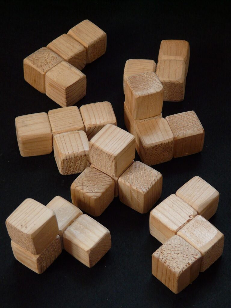 dice, wood, wooden toys, jigsaw, puzzle, share, to build, to play
